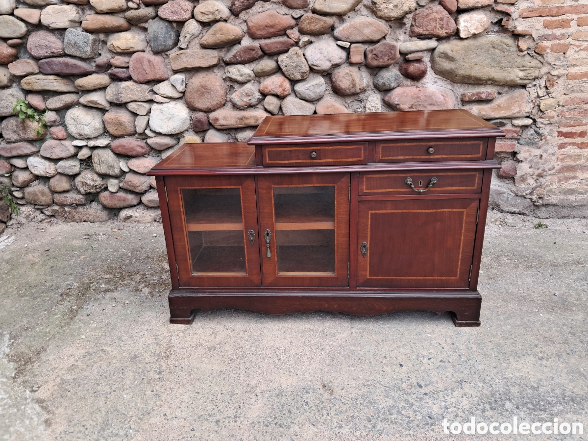 Antig&uuml;edades: APARADOR VITRINA ANTIGUO DE CAOBA CON MARQUETER&Iacute;A &ndash; PRIMERA MITAD S. XX
