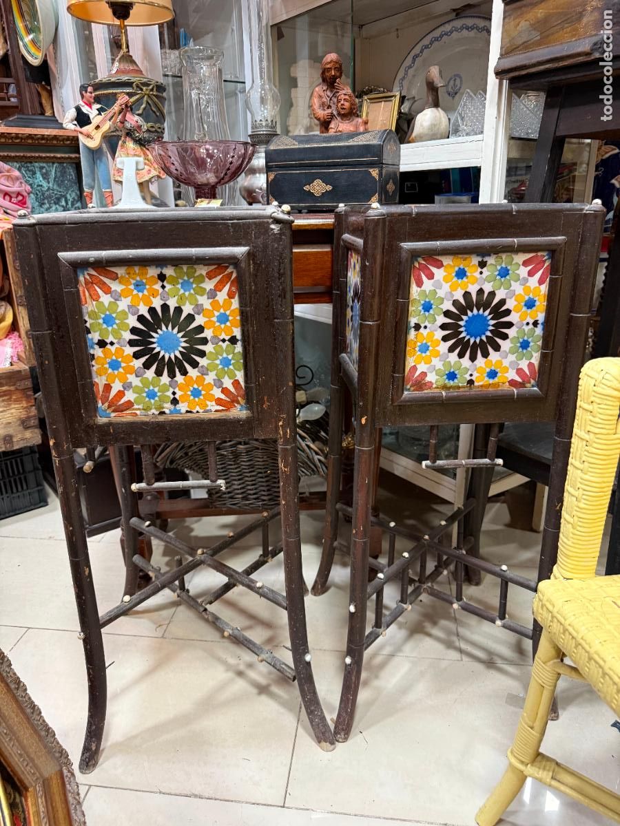 Antig&uuml;edades: ANTIGUA PAREJA DE MACETEROS DE MADERA Y AZULEJOS - MEDIDA TOTAL 84X33X33 CM