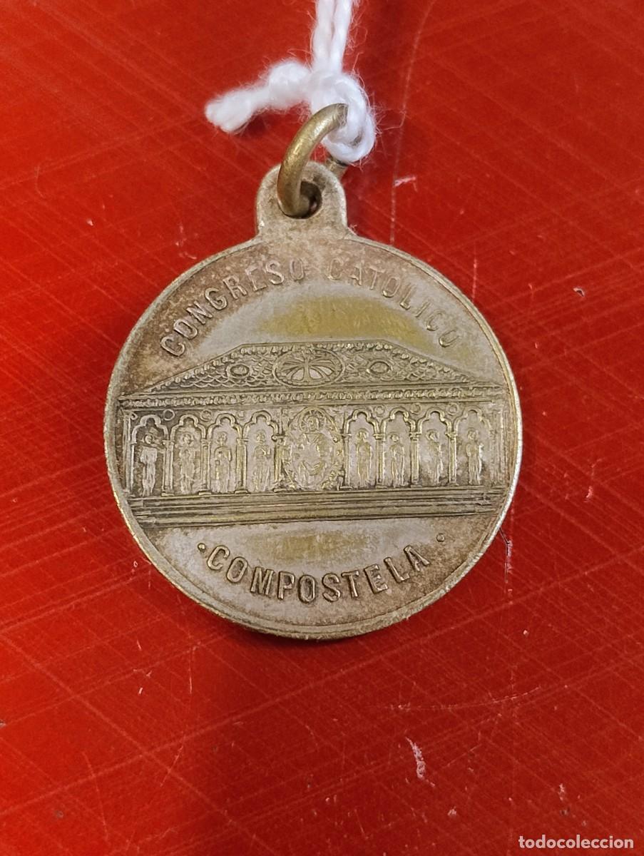 Antig&uuml;edades: Antigua medalla religiosa Congreso Nacional Santiago Compostela. Plata ?? 2,50 cm di&aacute;metro