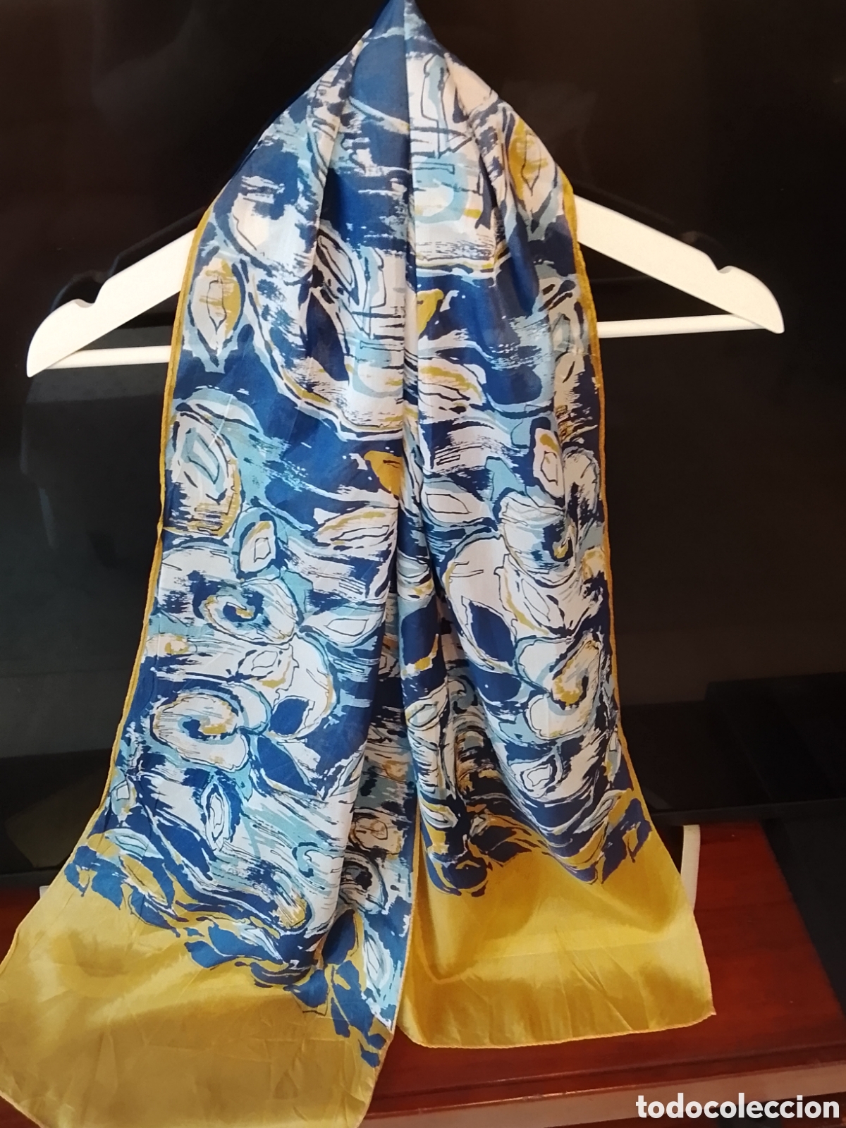 Antig&uuml;edades: Fin&iacute;simo pa&ntilde;uelo foulard .Mide 1,75x35 cent&iacute;metros .Ver fotos y leer descripci&oacute;n .
