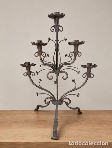Antig&uuml;edades: CANDELABRO DE HIERRO DE 5 BRAZOS , DE GRANDES DIMENSIONES