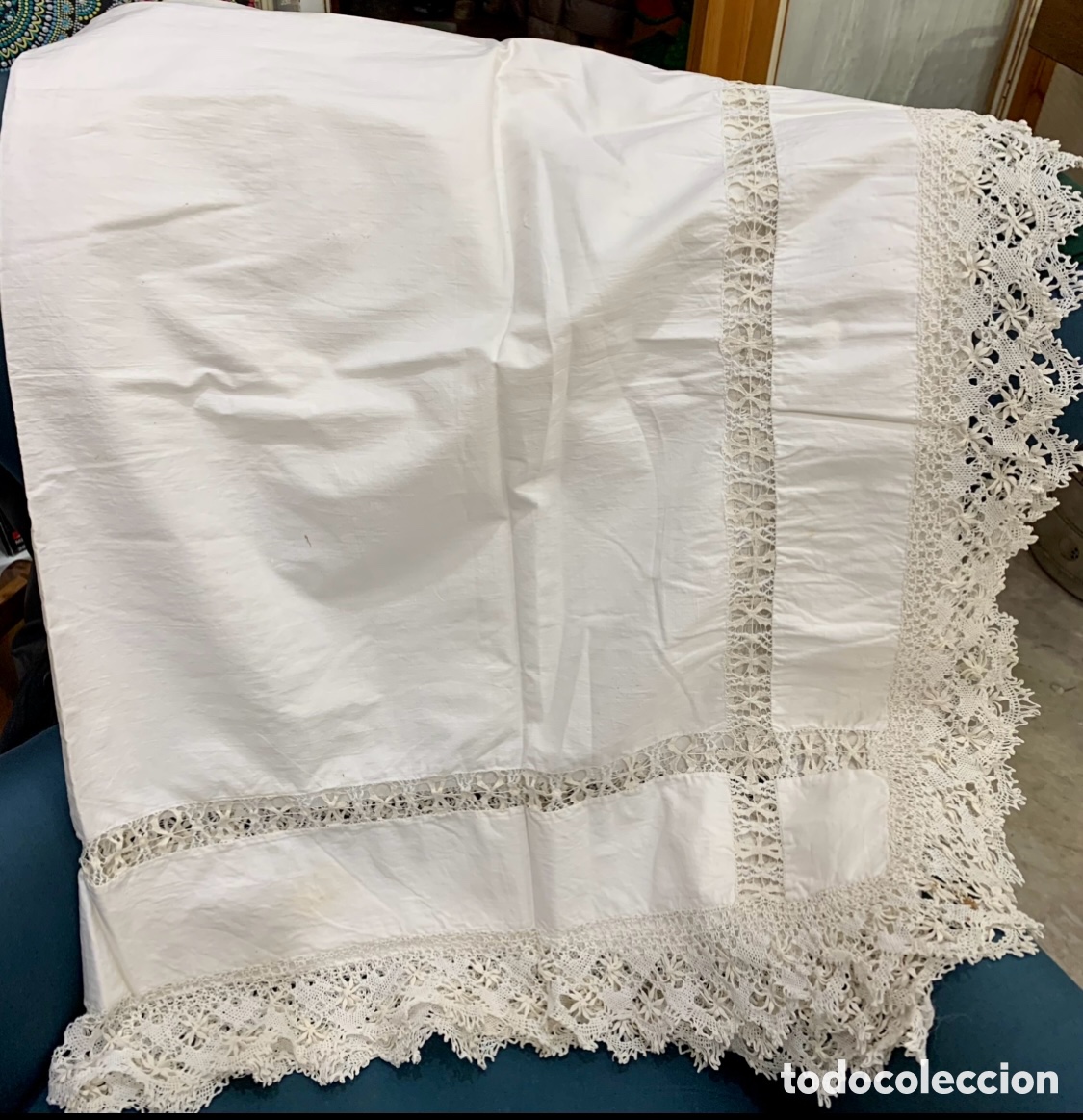 Antig&uuml;edades: Tapete. Cubremuebles. Tejido hecho a mano con bolillo. A&ntilde;os 50.