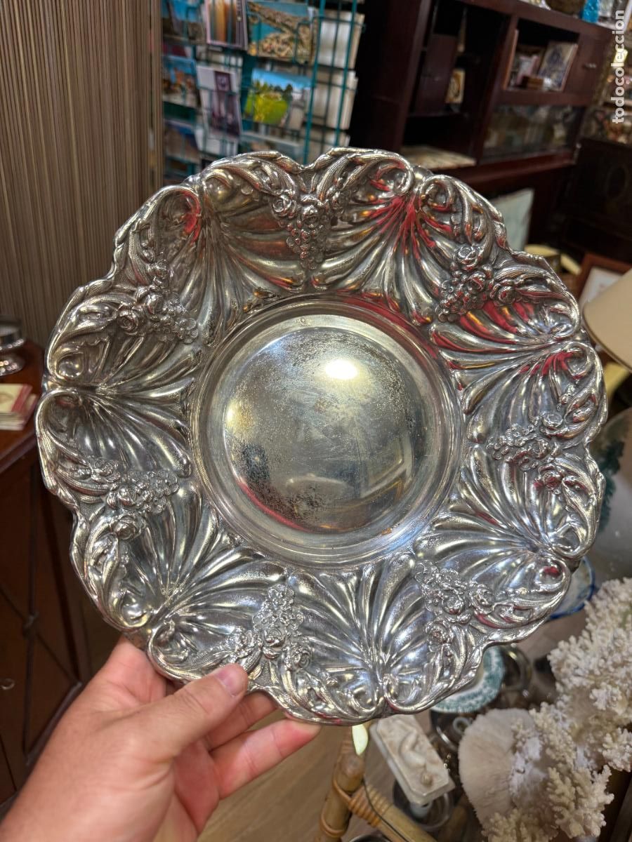Antig&uuml;edades: PLATO DE ALPACA CON BA&Ntilde;O DE PLATA IDEAL PARA ACTO RELIGIOSO - MEDIDA 29,5 CM