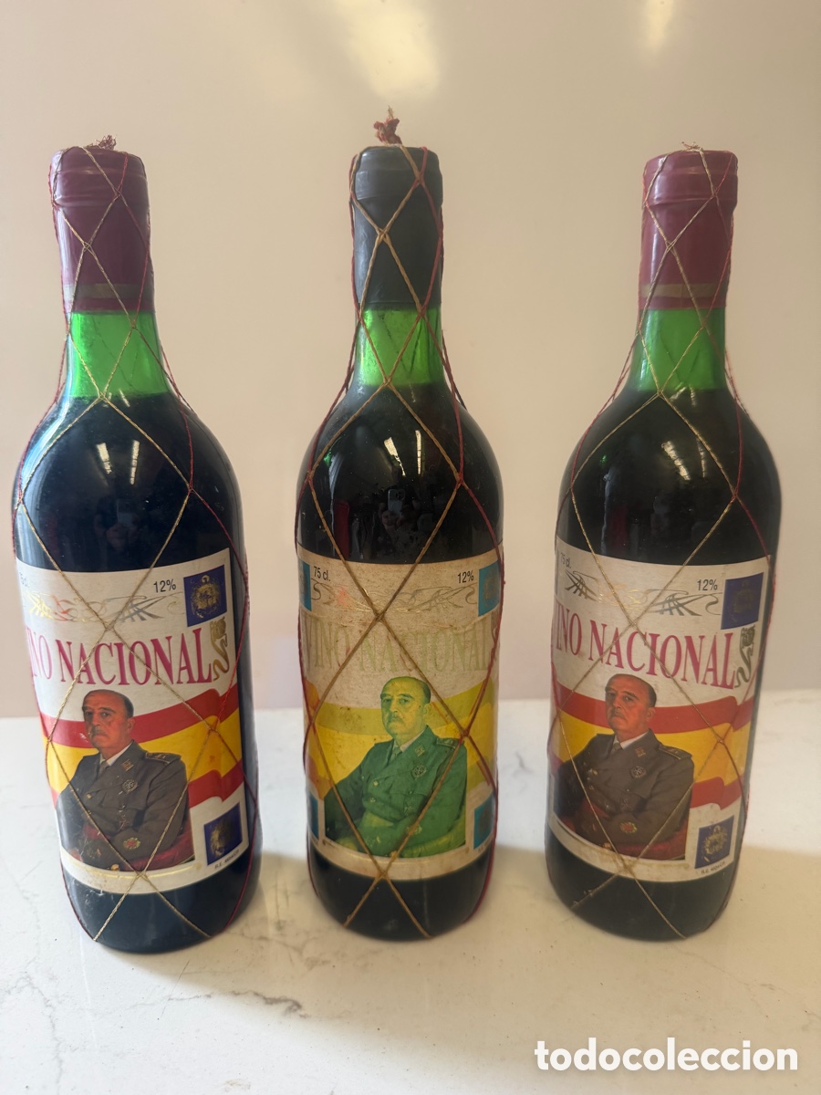 Antig&uuml;edades: Lote de 3 botellas antiguas de Vino Nacional - Francisco Franco