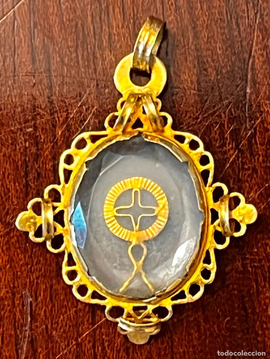 Antig&uuml;edades: ANTIGUA MEDALLA DEVOCIONAL DE ORO Y CRISTAL DE ROCA CON CRUZ &ndash; S. XVIII-XIX