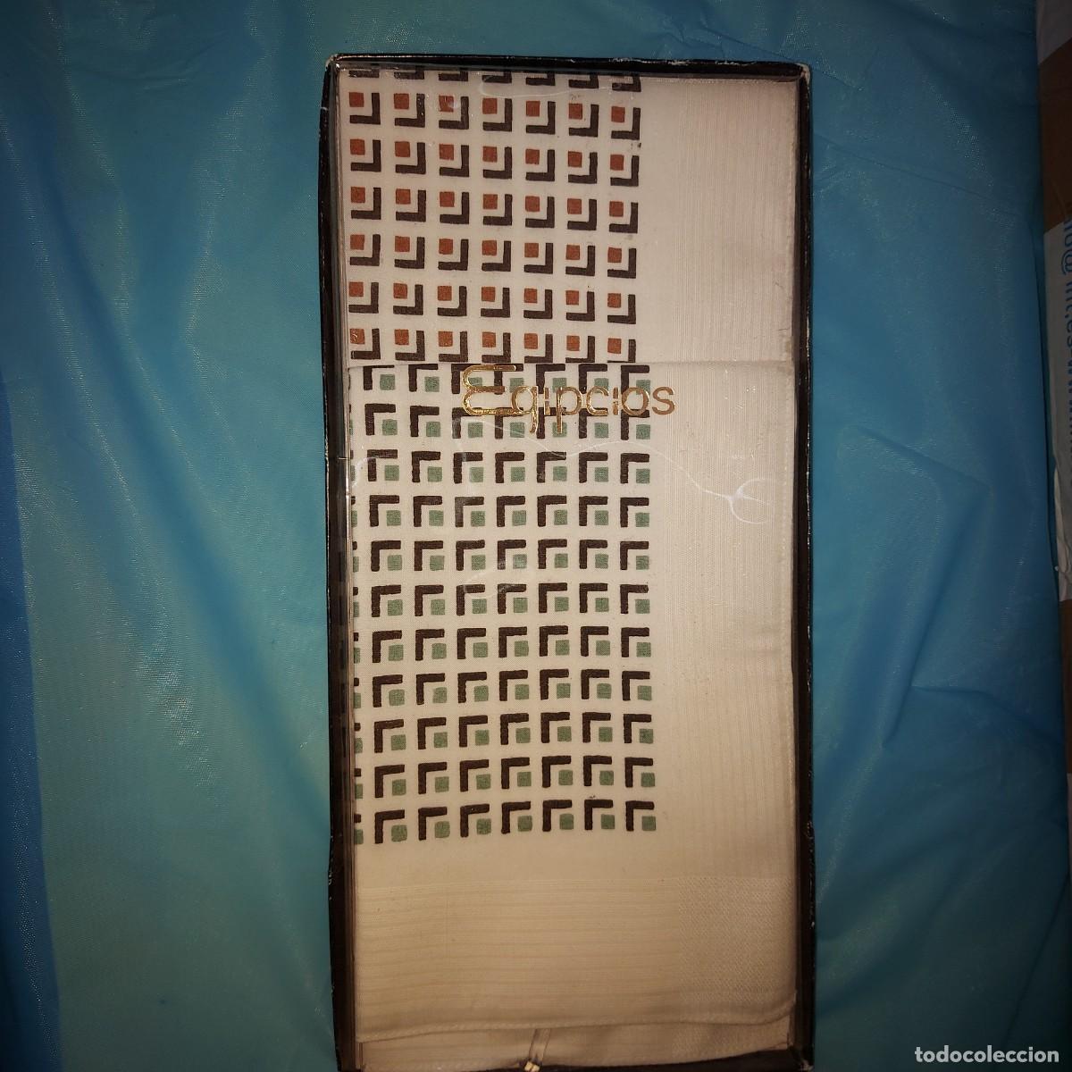 Antig&uuml;edades: CAJA CON ANTIGUOS PA&Ntilde;UELOS EGIPCIOS