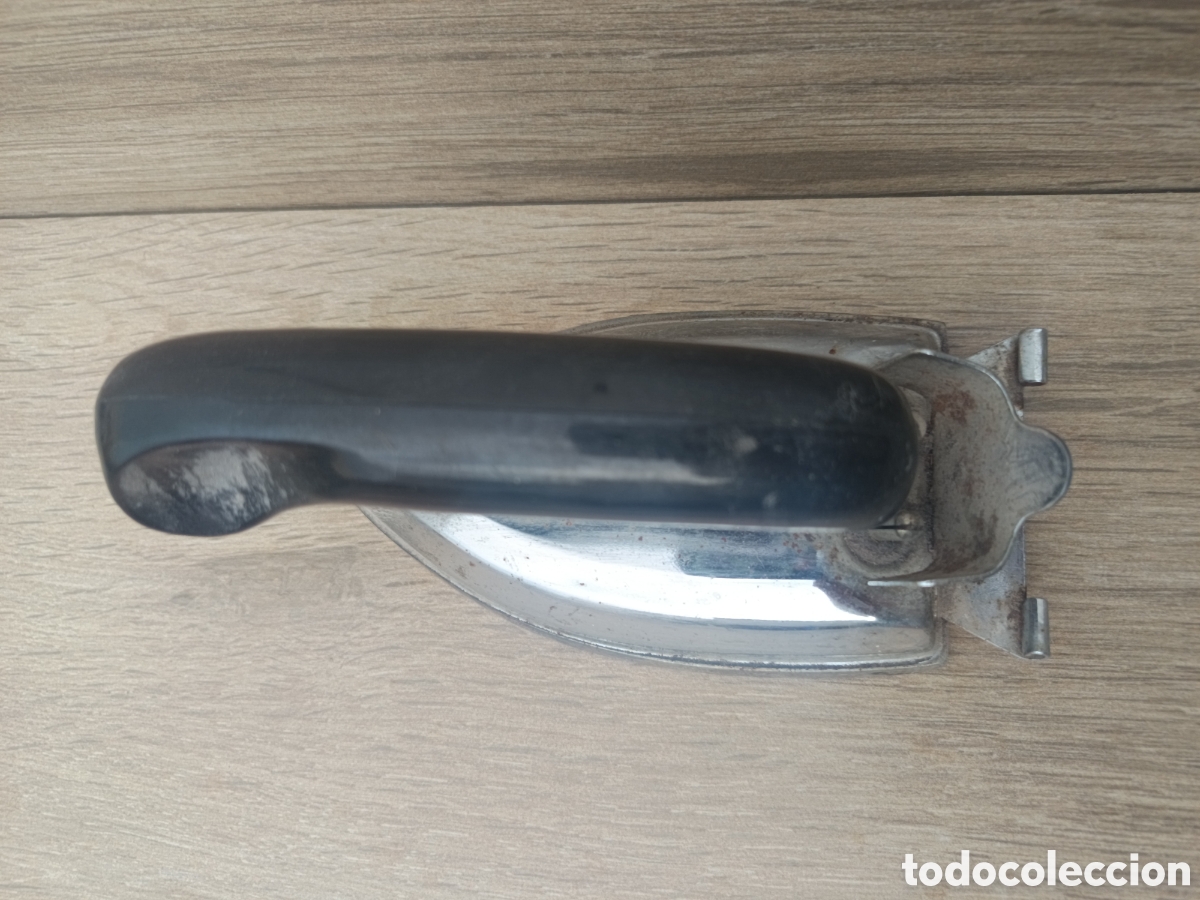 Antig&uuml;edades: Plancha ufesa mango negro pesada - Foto 3