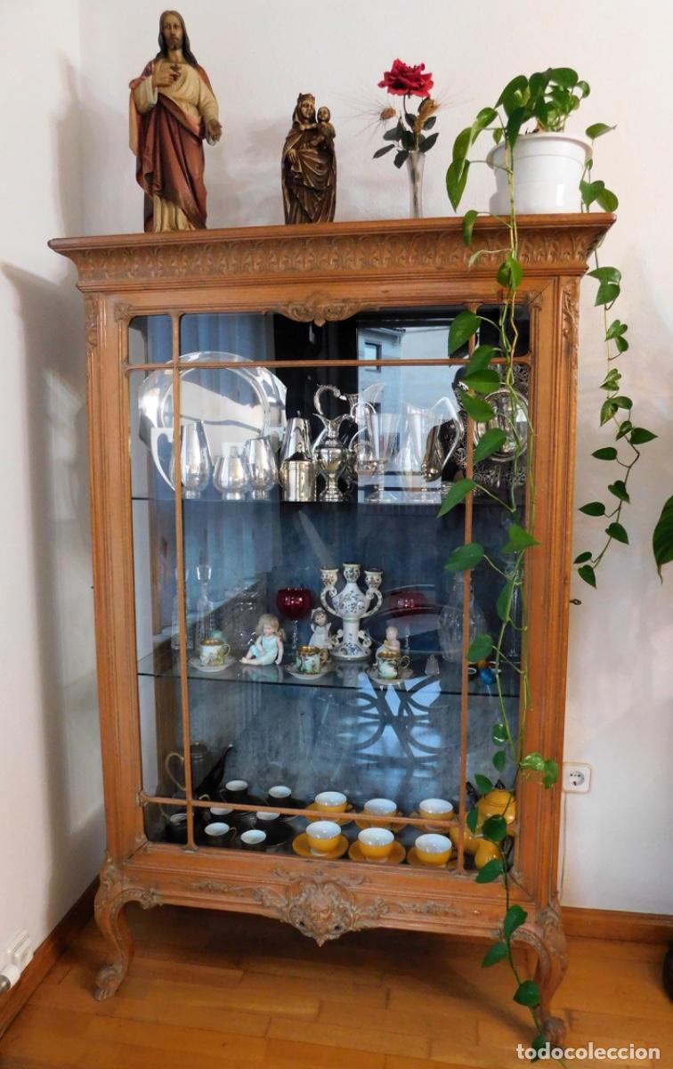 Antig&uuml;edades: Vitrina Expositora estilo rococ&oacute; Luis XV