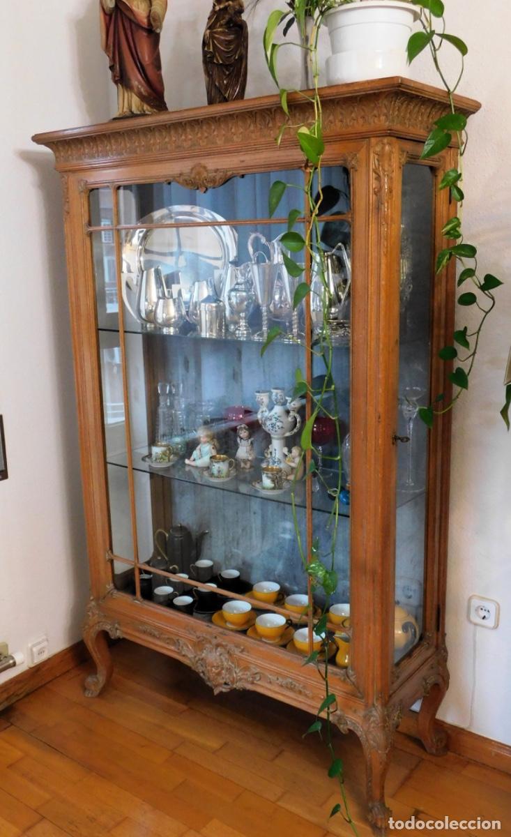 Antig&uuml;edades: Vitrina Expositora estilo rococ&oacute; Luis XV - Foto 5