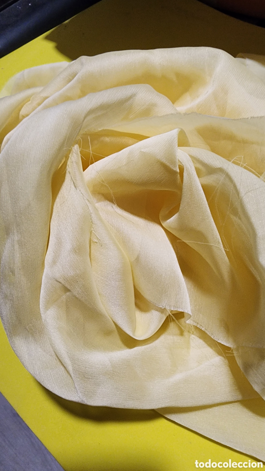Antig&uuml;edades: Retal Tela Gasa / Organza Amarillo Manteca (100x100 cm) &ndash; Tejido Fino y Transparente