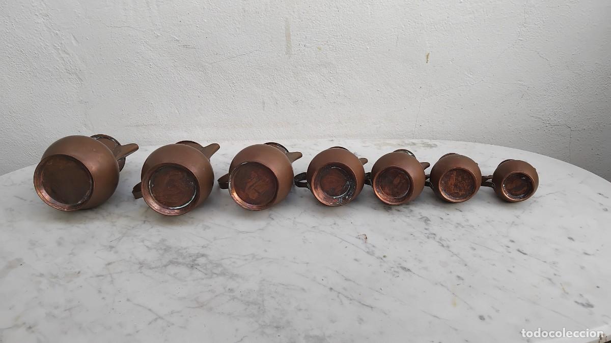 Antig&uuml;edades: serie de 7 cafeteras de cobre - Foto 4