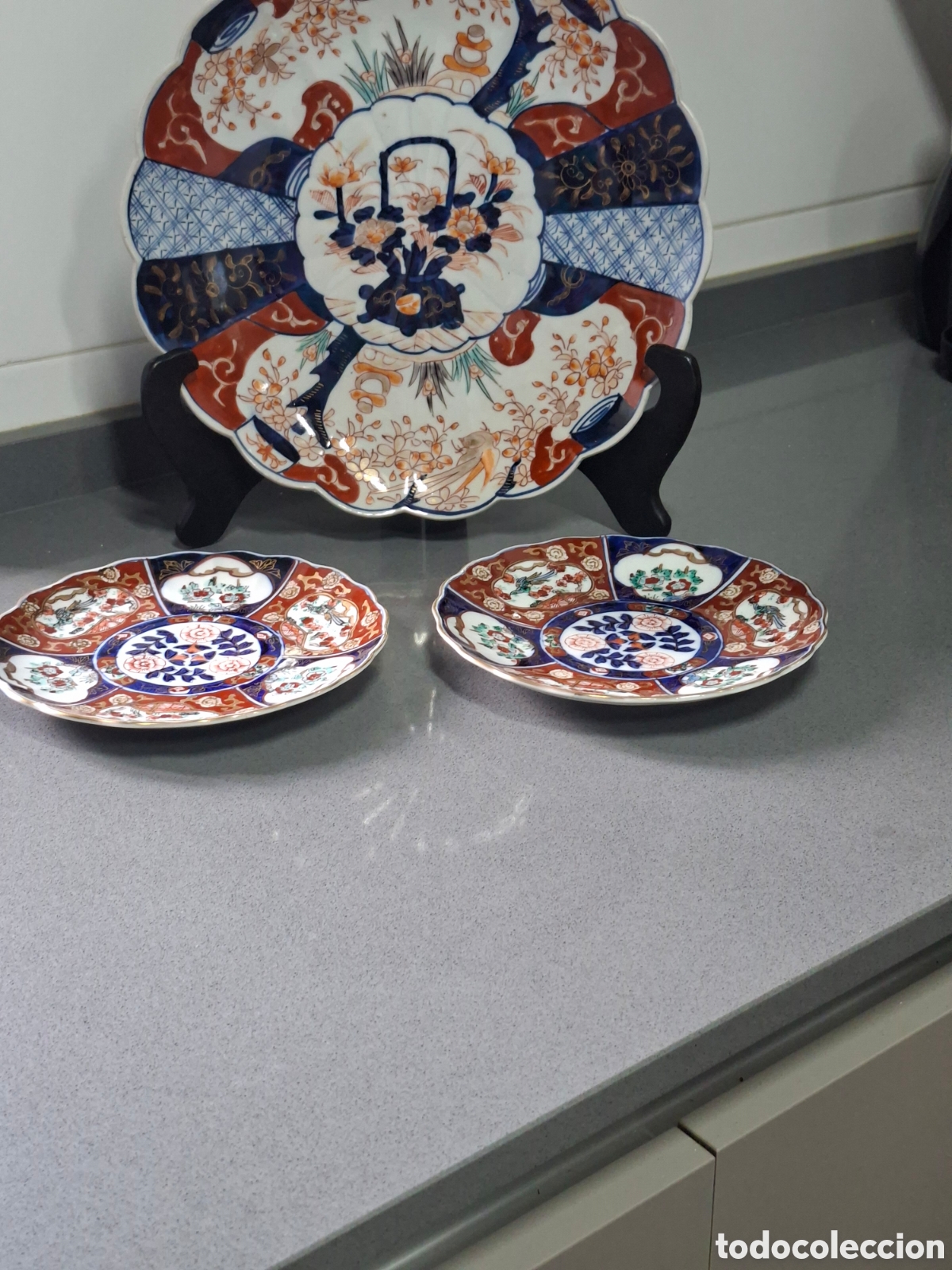 Antig&uuml;edades: Pareja de platos estilo Imari - Foto 14