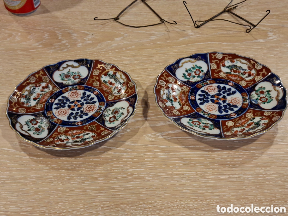 Antiguidades: Pareja de platos estilo Imari