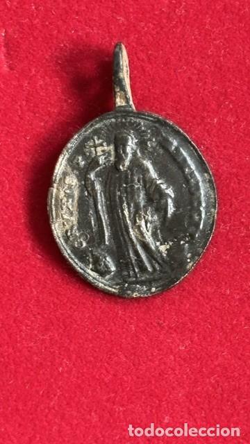Antig&uuml;edades: Medalla,San Benito de Nursia, R/ Virgen del Pilar, 2,5 x 2 cm , 2,72 grs del XVIII, escasa
