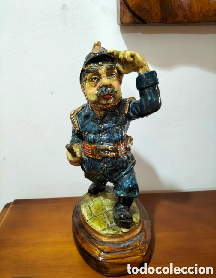 Antig&uuml;edades: Figurita de guardia. A&ntilde;os 60