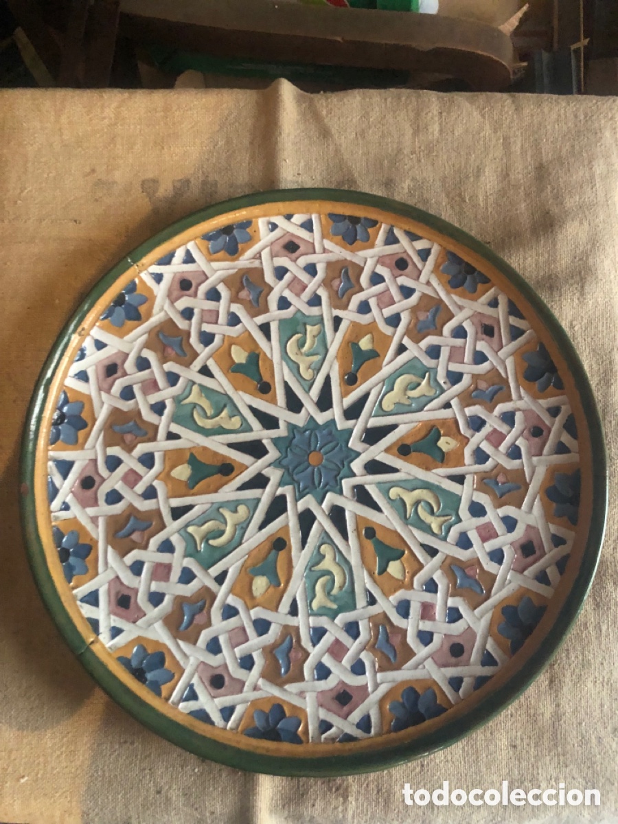 Antig&uuml;edades: plato de ceramica de Toledo, CASA AGUADO