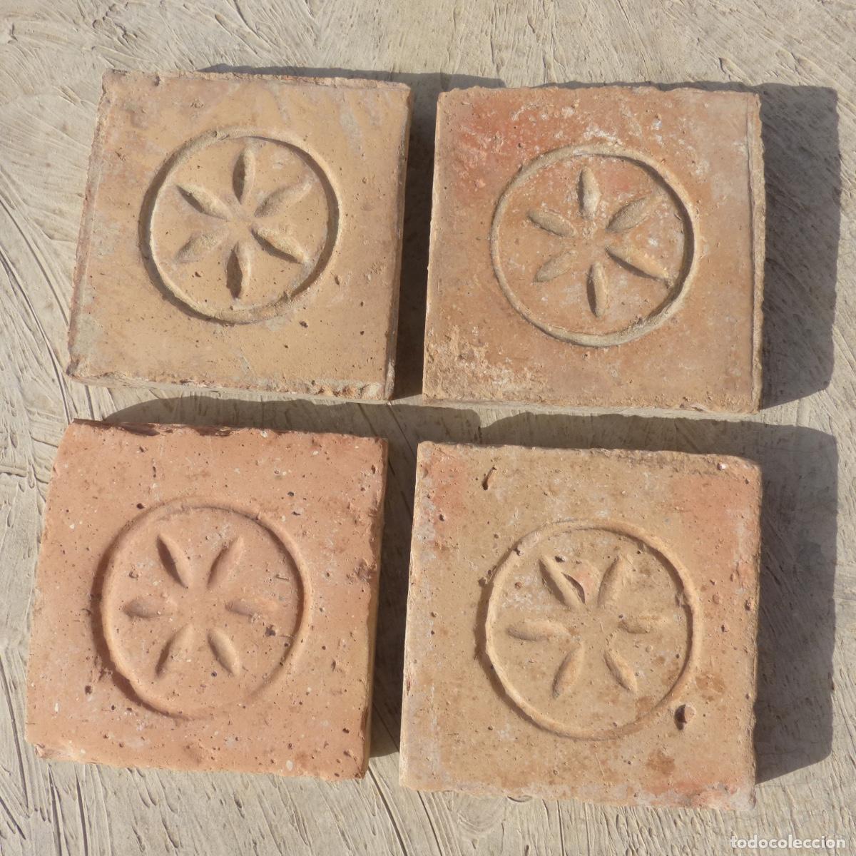 Antiquit&eacute;s: 4 baldosas antiguas de ceramica de Orba, Alicante, simbologia ancestral. 16x16cm. 1300grx4 aprox.