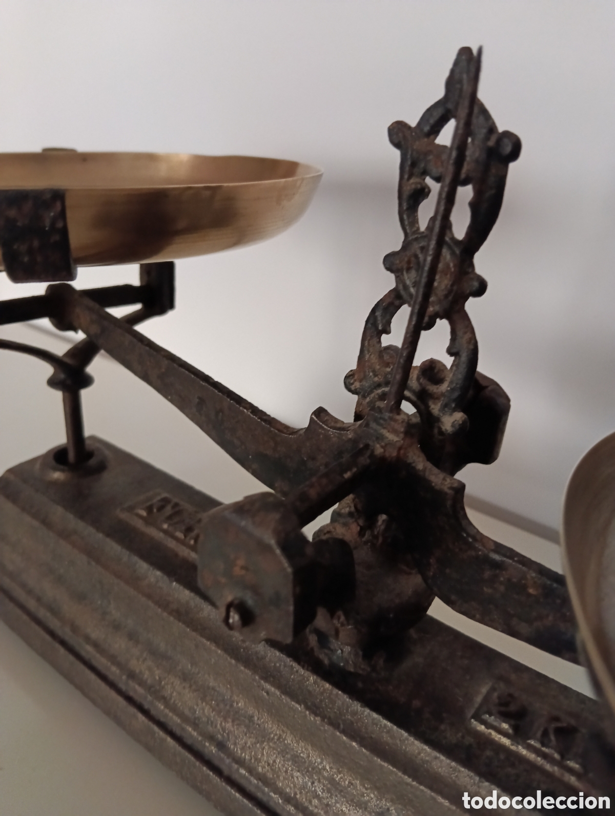 Antig&uuml;edades: Balanza bronce con pesas - Foto 3