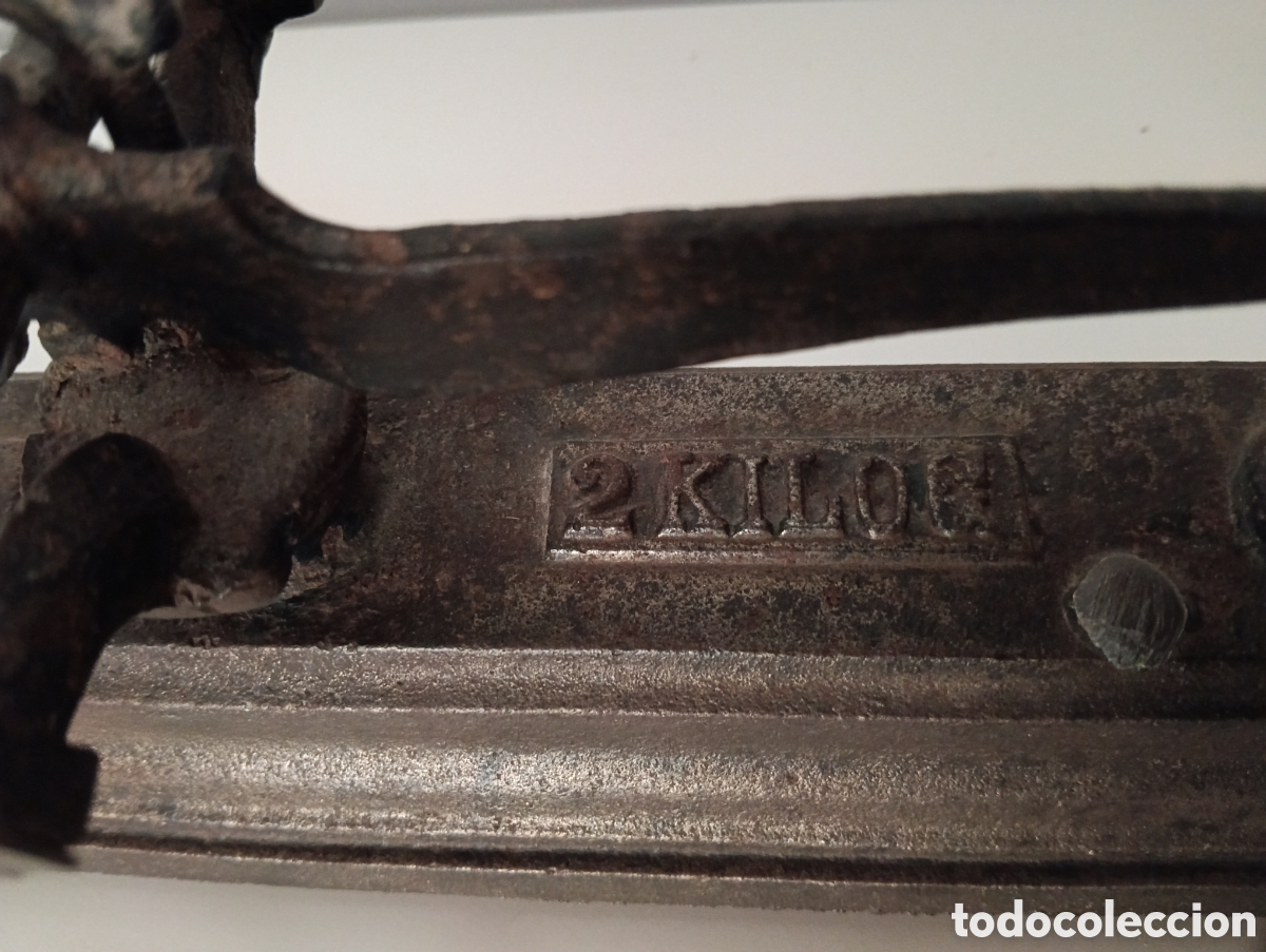 Antig&uuml;edades: Balanza bronce con pesas - Foto 5