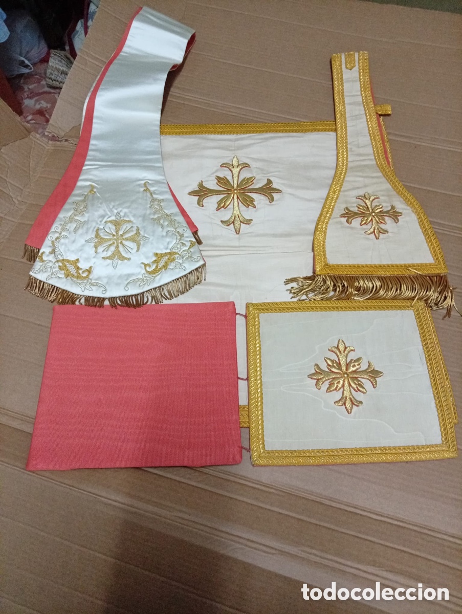 Antig&uuml;edades: Casulla sacerdote bordada en oro - Foto 3