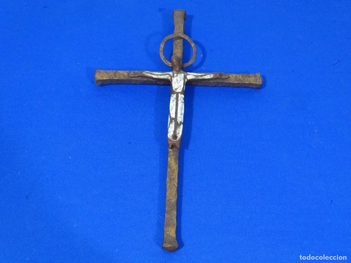 Antig&uuml;edades: CRUCIFIJO ANTIGUO SOBRE SIGLO XIX CON ESMALTE.