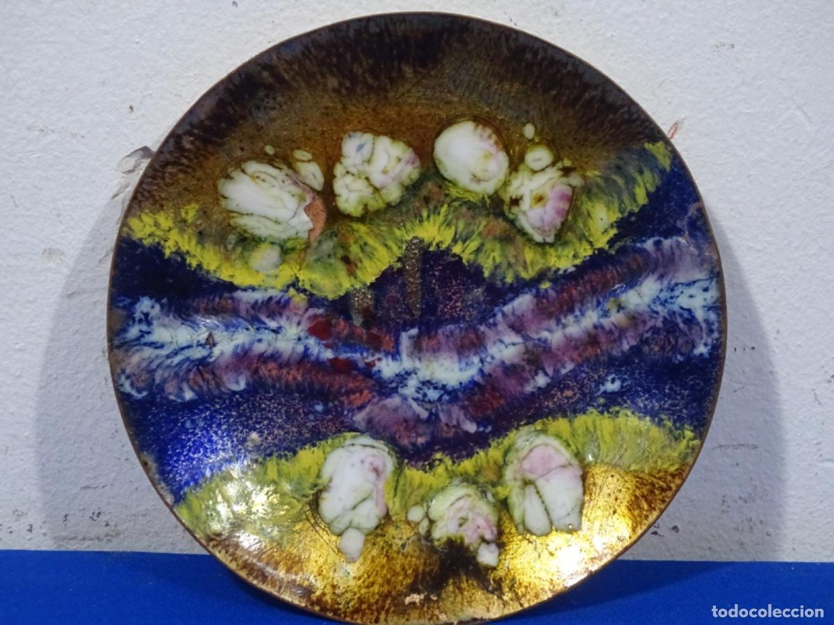Antig&uuml;edades: PLATO CON ESMALTE DE AUTOR. J. CAP&Oacute; ?
