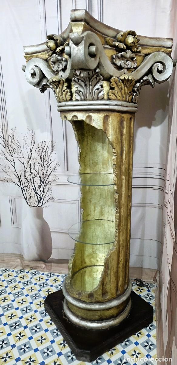 Antiguidades: Vitrina decorativa con forma de columna