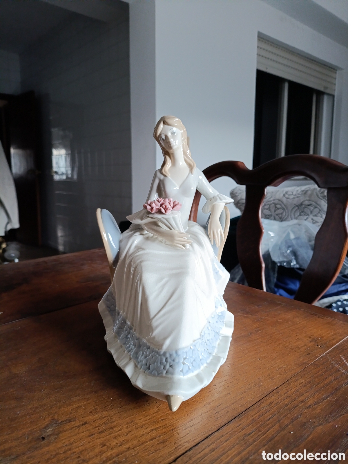 Antig&uuml;edades: Figura D&rsquo;Art S.A. Porcelana Mujer Sentada