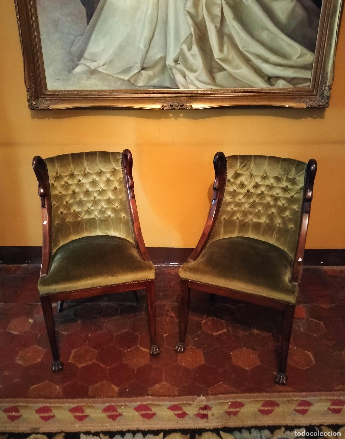 Antig&uuml;edades: PAREJA DE SILLONES DE ESTILO IMPERIO. MADERA CAOBIZADA Y TERCIOPELO. INGLATERRA. XIX