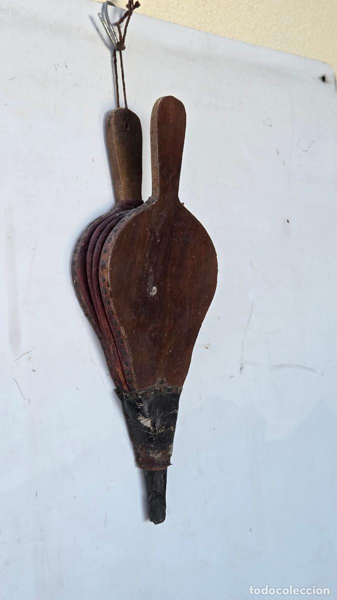 Antig&uuml;edades: fuelle de madera para chimenea