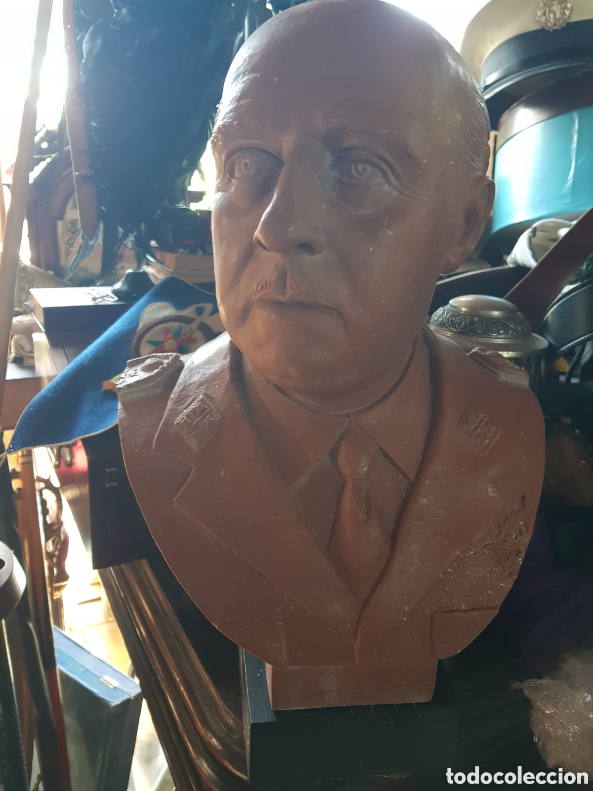 Antig&uuml;edades: ANTIGUO BUSTO DEL GENERAL&Iacute;SIMO EN TERRACOTA