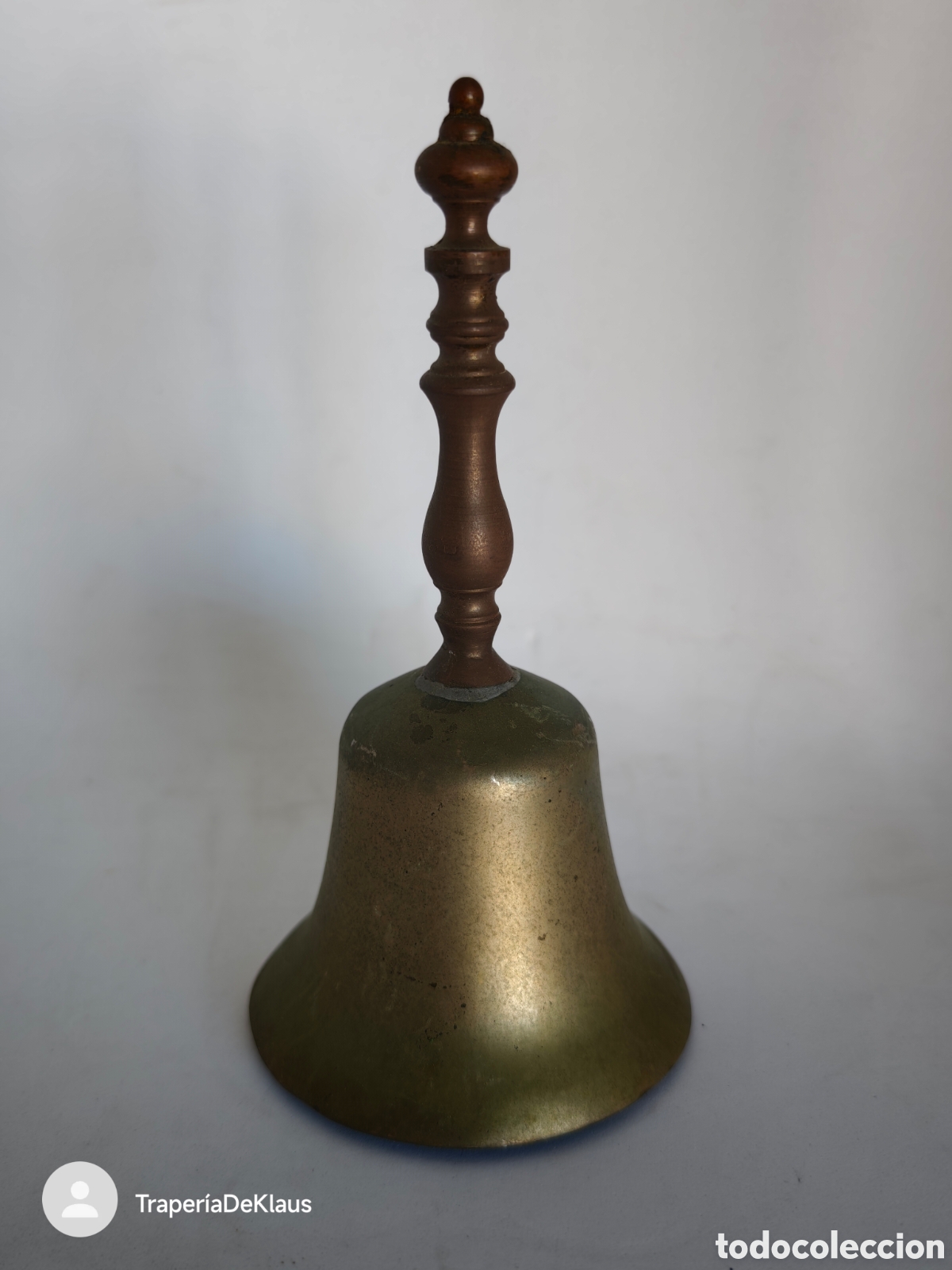 Antig&uuml;edades: Campanilla / Campana de mano de lat&oacute;n/bronce