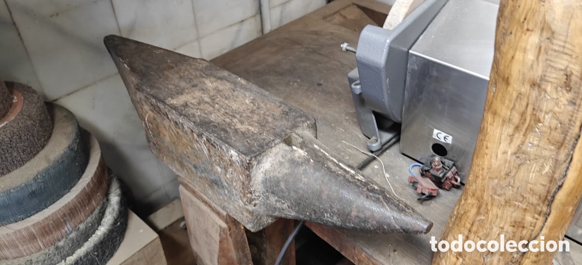 Antig&uuml;edades: Yunque antiguo de herrero de hierro macizo &ndash; 38,3 kg