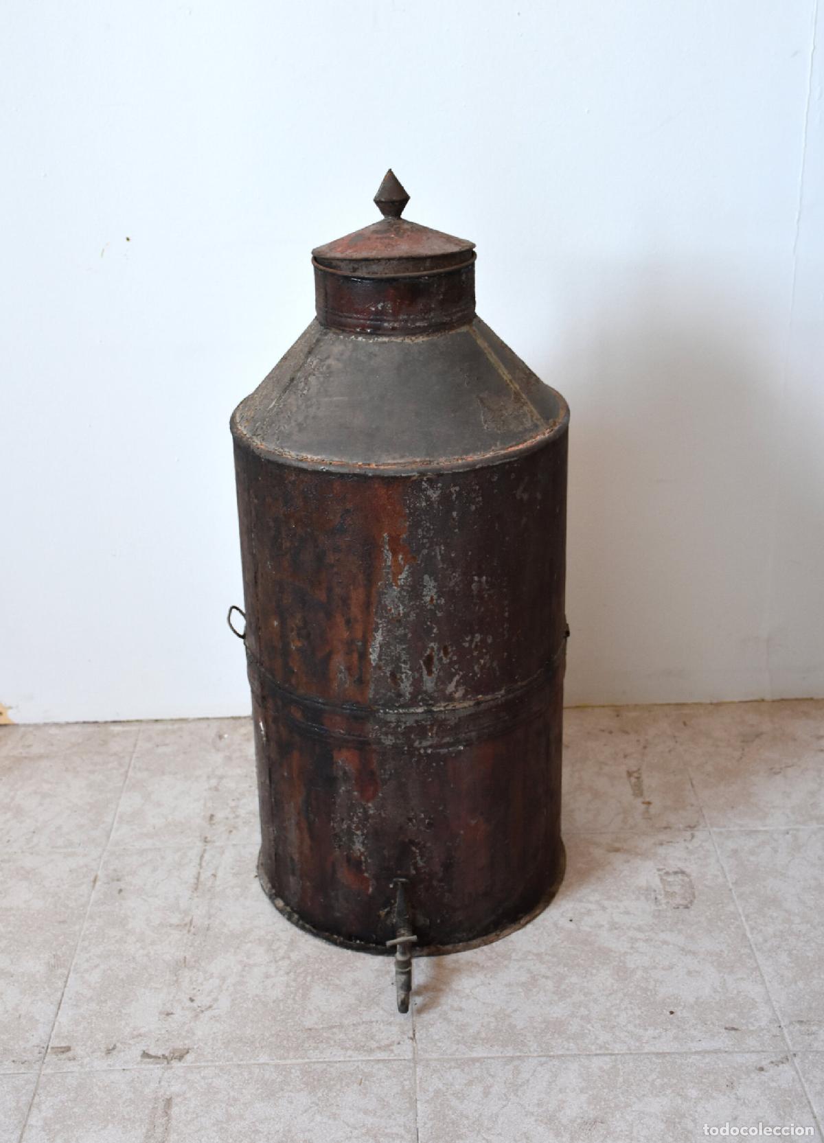 Antig&uuml;edades: Aceitera o deposito de chapa