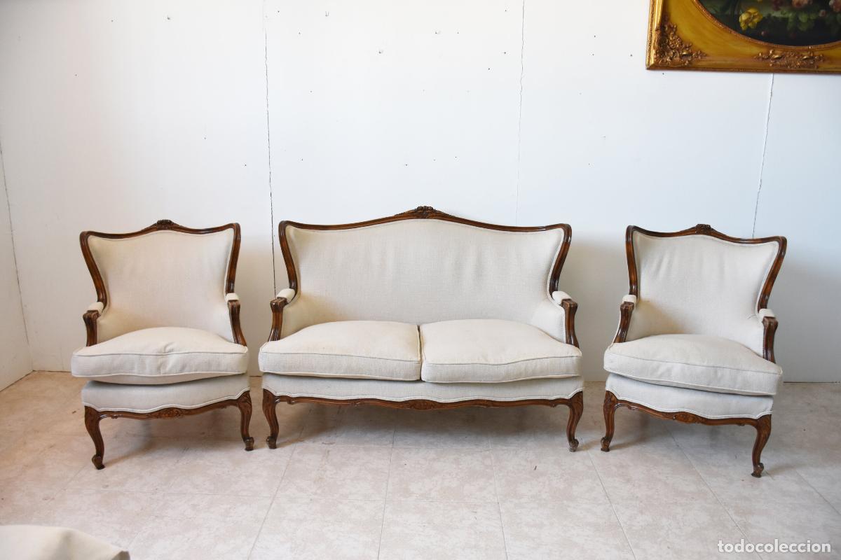 Antig&uuml;edades: Tresillo Luis XV de madera tallada
