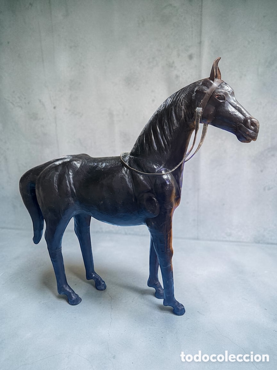 Oggetti Antichi: Espectacular caballo de cuero negro