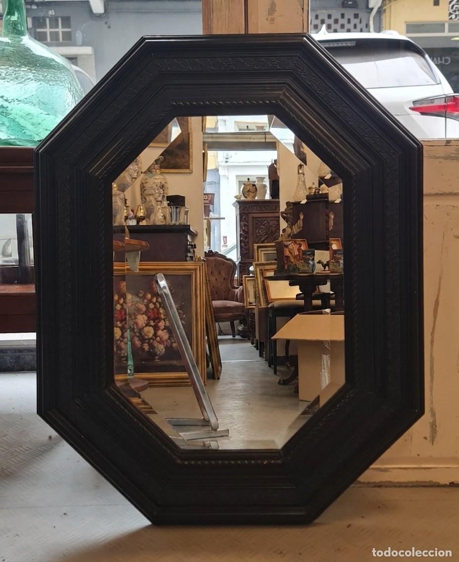 Antig&uuml;edades: Espejo de Pared Octogonal Estilo Holand&eacute;s Ebonizado &ndash; Revival del Barroco Flamenco &ndash; 100x75 cm