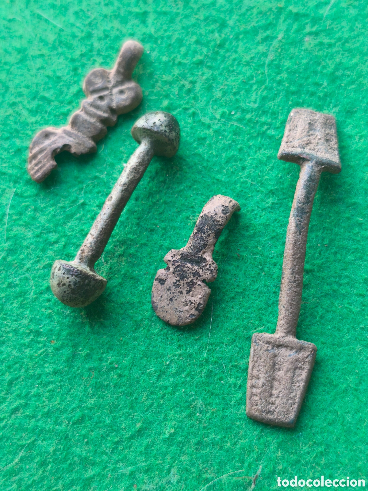 Antig&uuml;edades: Lote piezas antiguas pasador medieval pinjante