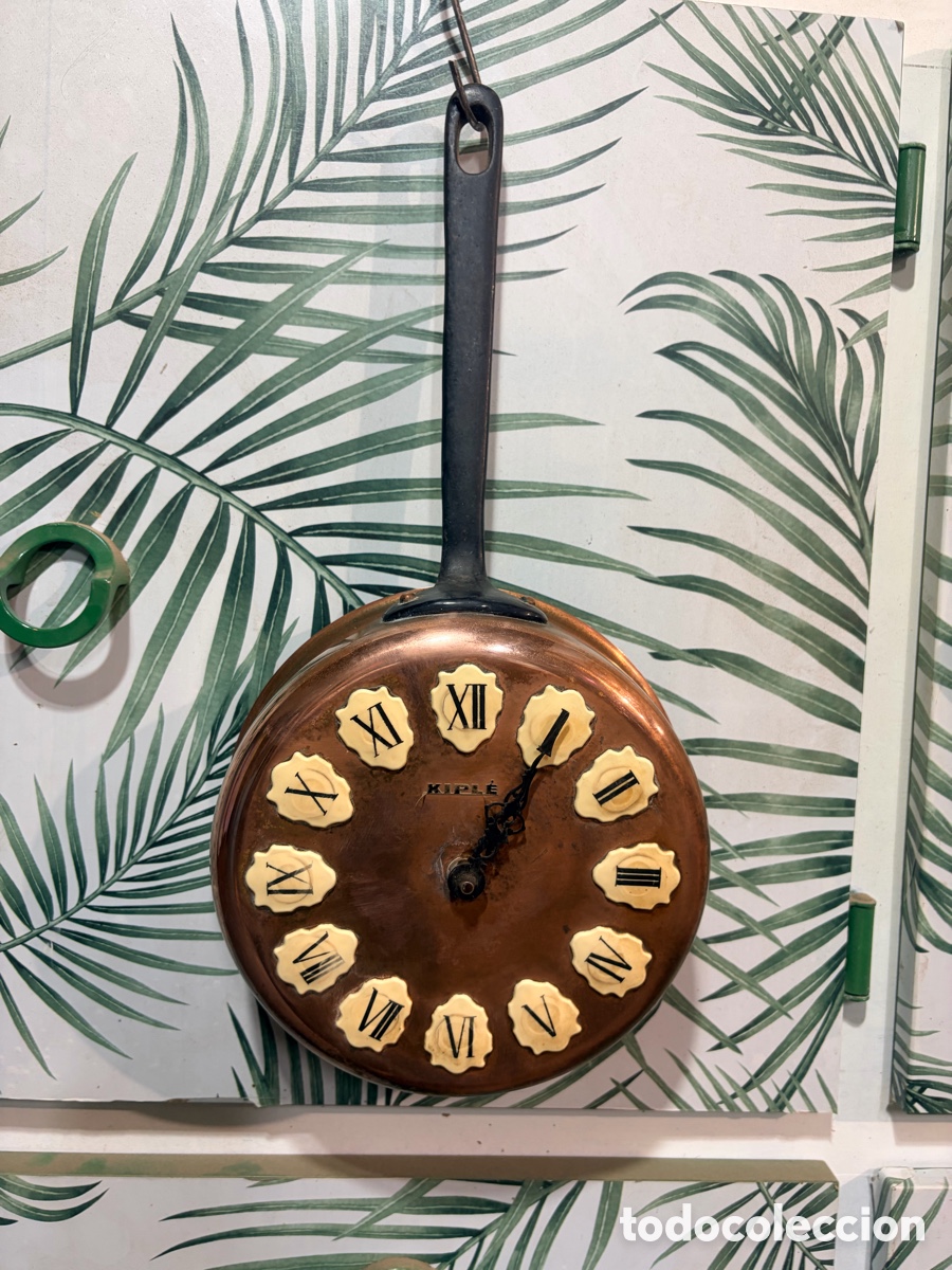 Antig&uuml;edades: Antiguo reloj de pared de cobre