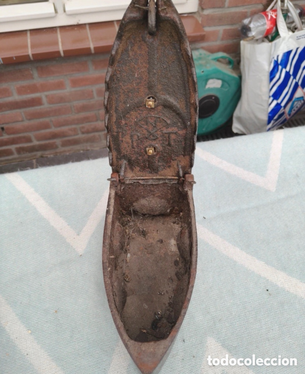 Antig&uuml;edades: Antigua plancha de carb&oacute;n - Foto 2
