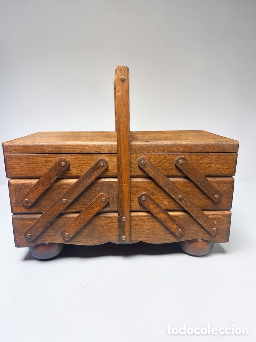 Antig&uuml;edades: Antiguo costurero extensible