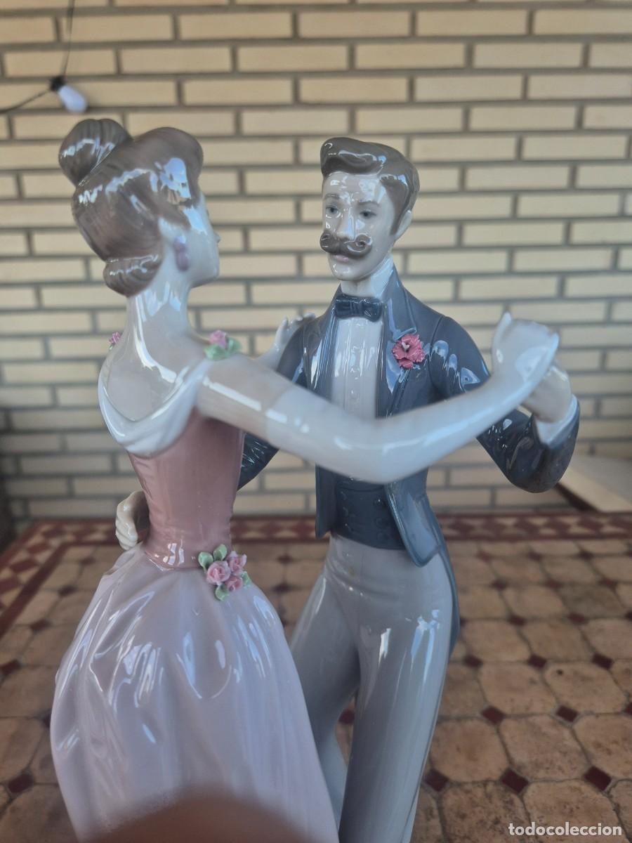 Antig&uuml;edades: Lladr&oacute;. Pareja de &eacute;poca bailando. - Foto 3