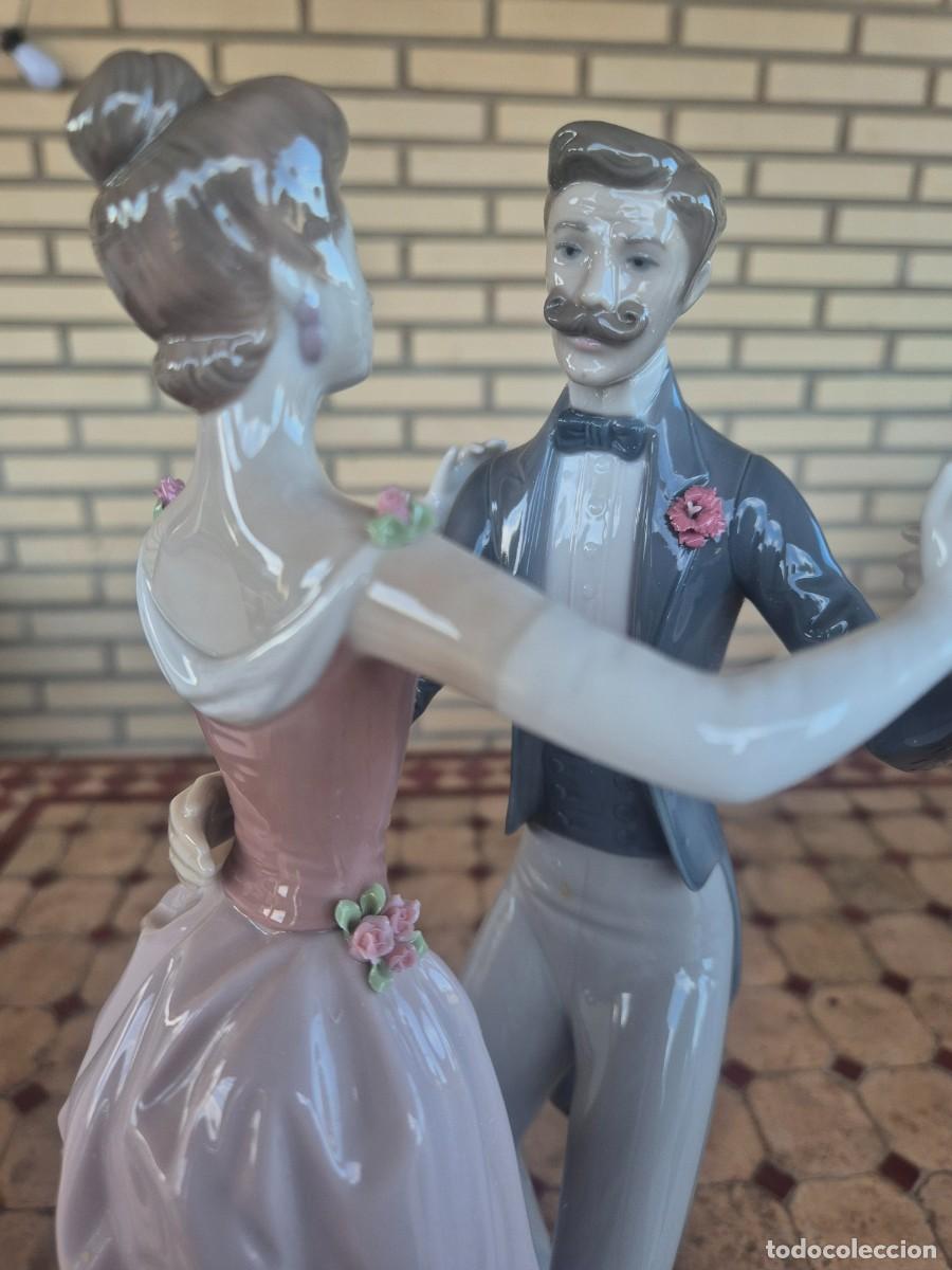 Antig&uuml;edades: Lladr&oacute;. Pareja de &eacute;poca bailando. - Foto 4