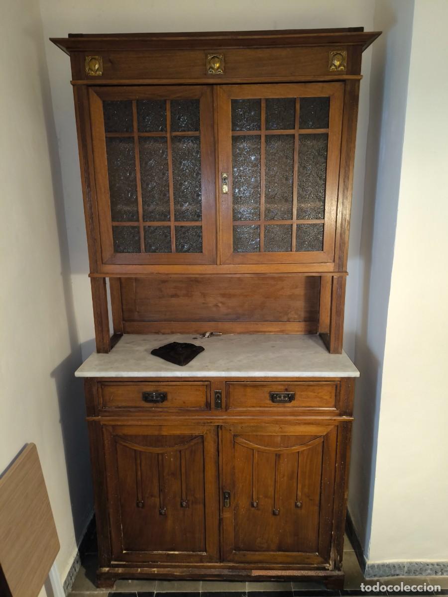 Antig&uuml;edades: Aparador alacena modernista original principios siglo XX &ndash; m&aacute;rmol y cristal decorado