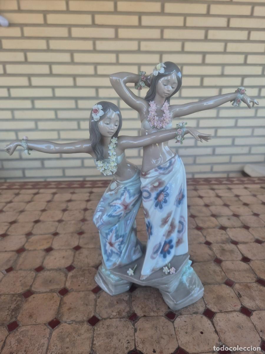 Antig&uuml;edades: Lladr&oacute;. Polinesias bailando.