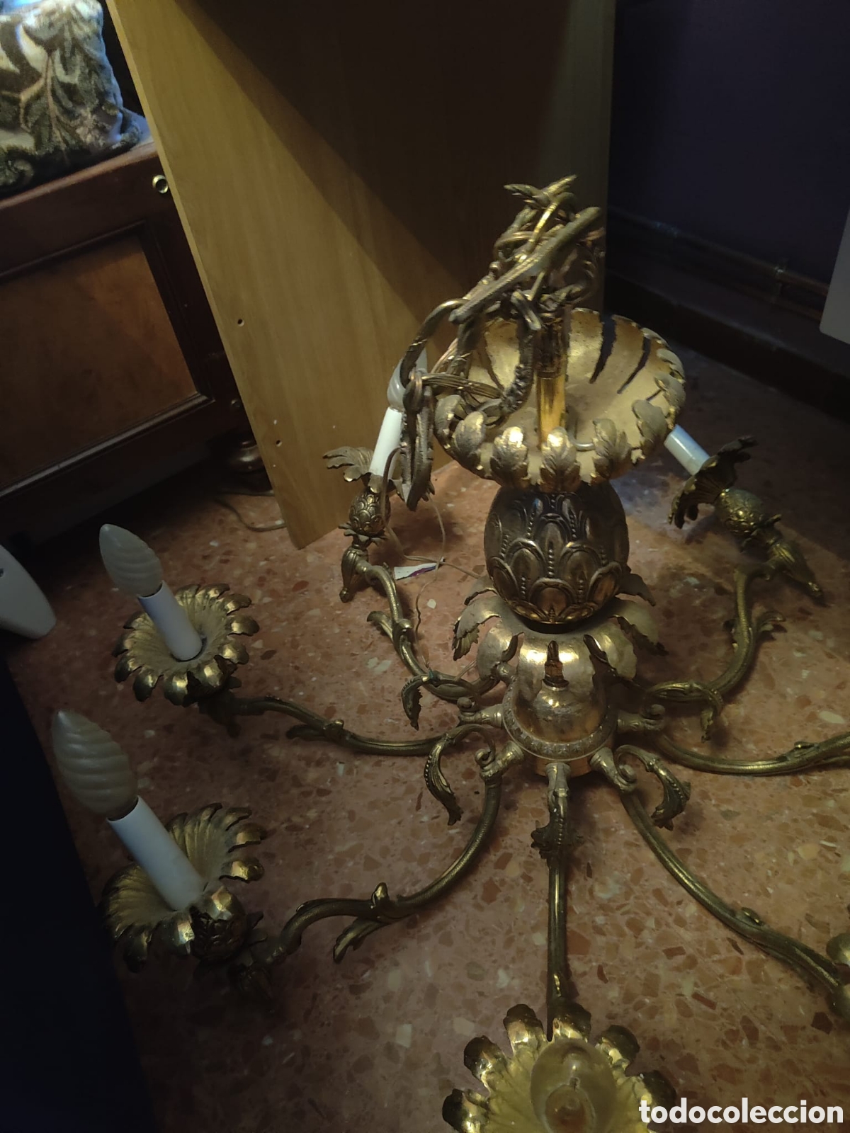 Antig&uuml;edades: Lampara de ara&ntilde;a de bronce - Foto 3