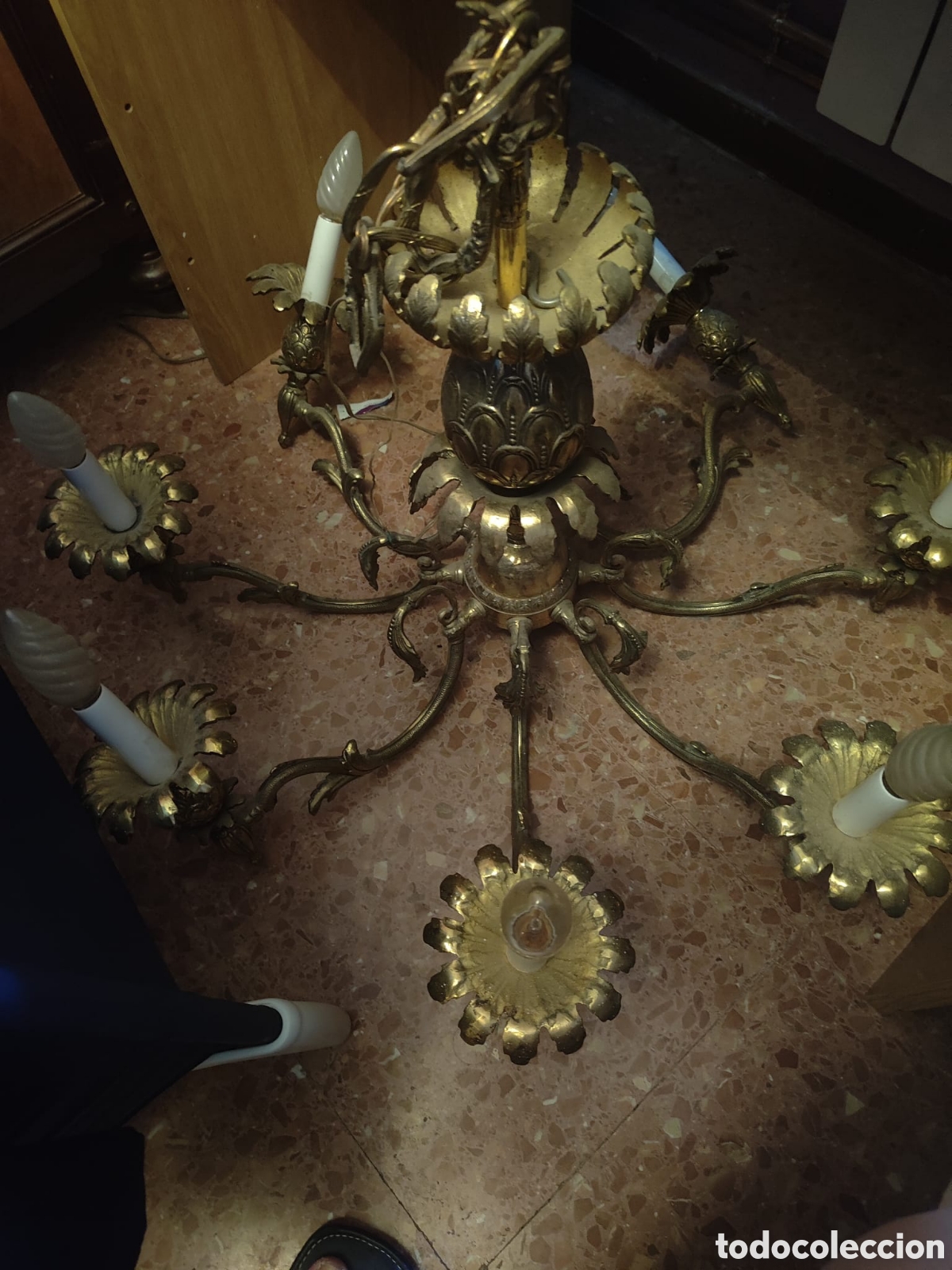 Antig&uuml;edades: Lampara de ara&ntilde;a de bronce