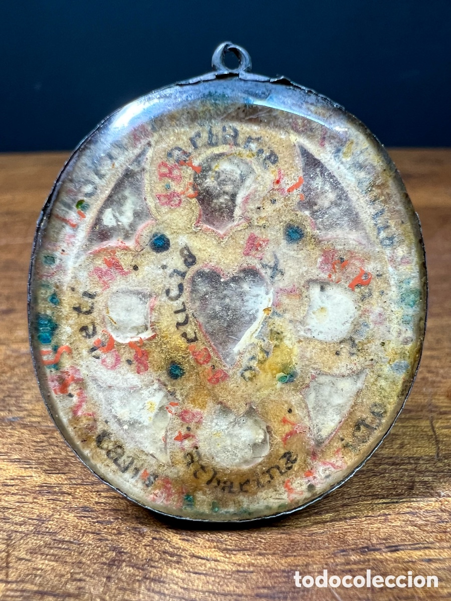 Antig&uuml;edades: Relicario con Lignum Crucis. S.XVIII