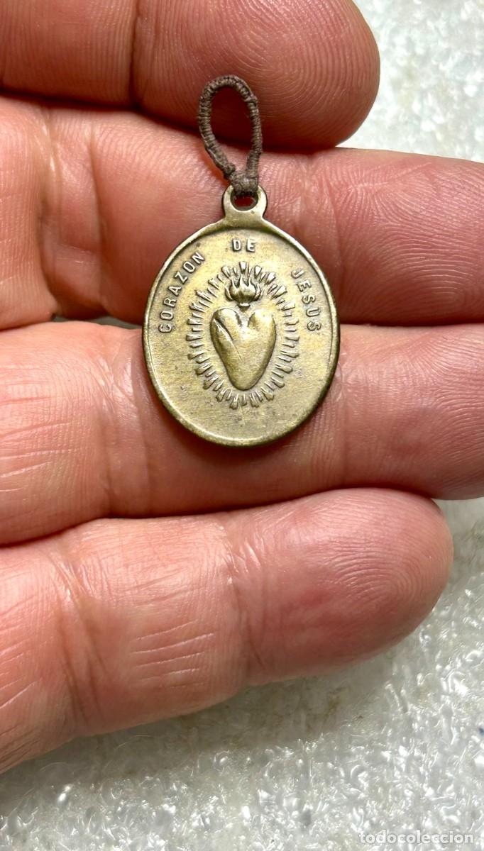 Antig&uuml;edades: 4102.Medalla religiosa antigua de los Sagrados Corazones de Jes&uacute;s y Mar&iacute;a