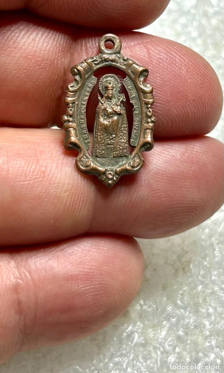 Antig&uuml;edades: 4103.Medalla religiosa antigua de bronce dedicada a la Sant&iacute;sima Virgen de la Pe&ntilde;a